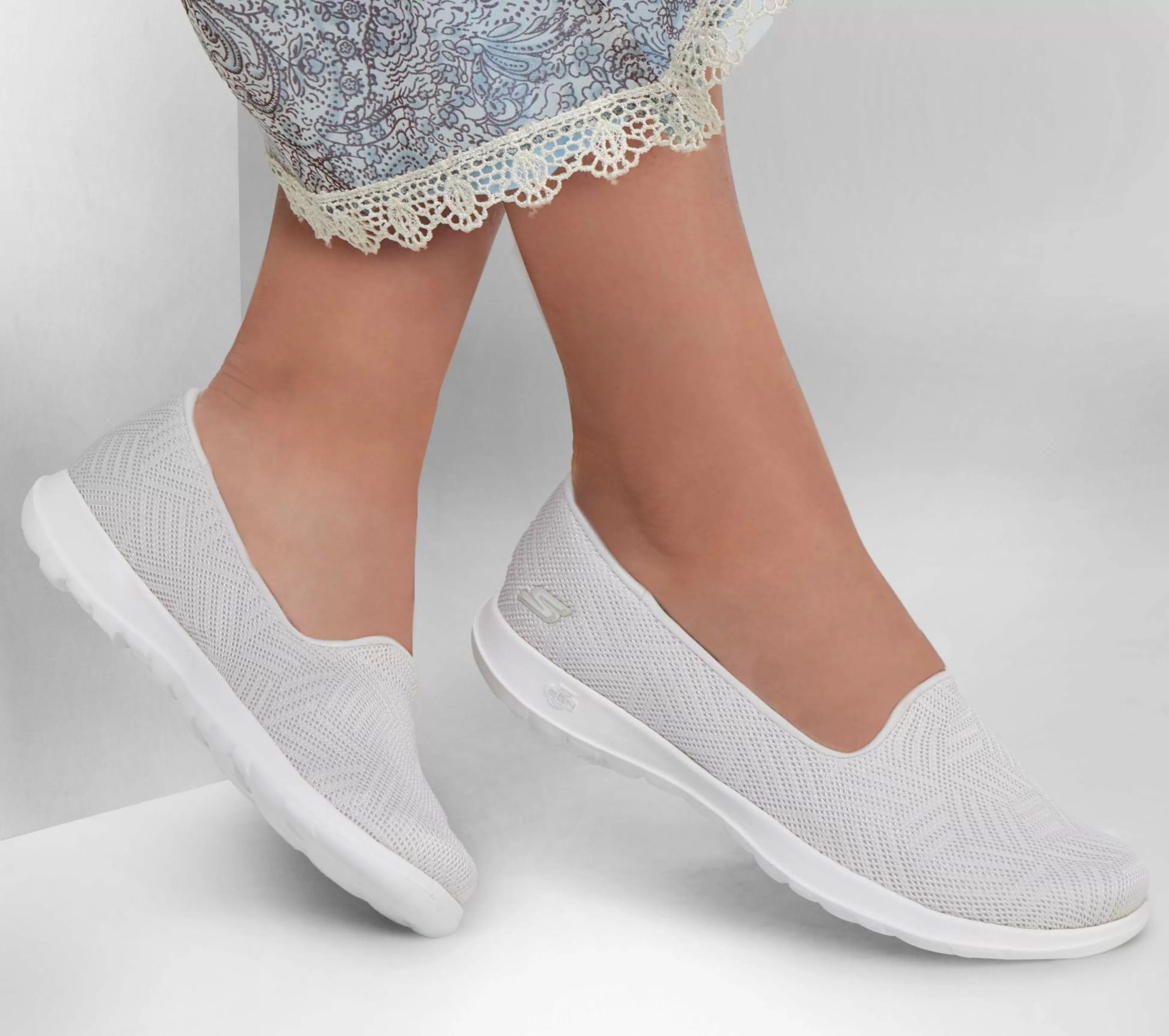 SKECHERS GO WALK Lite - Sweet Gal*Women Slip-Ons | Flats